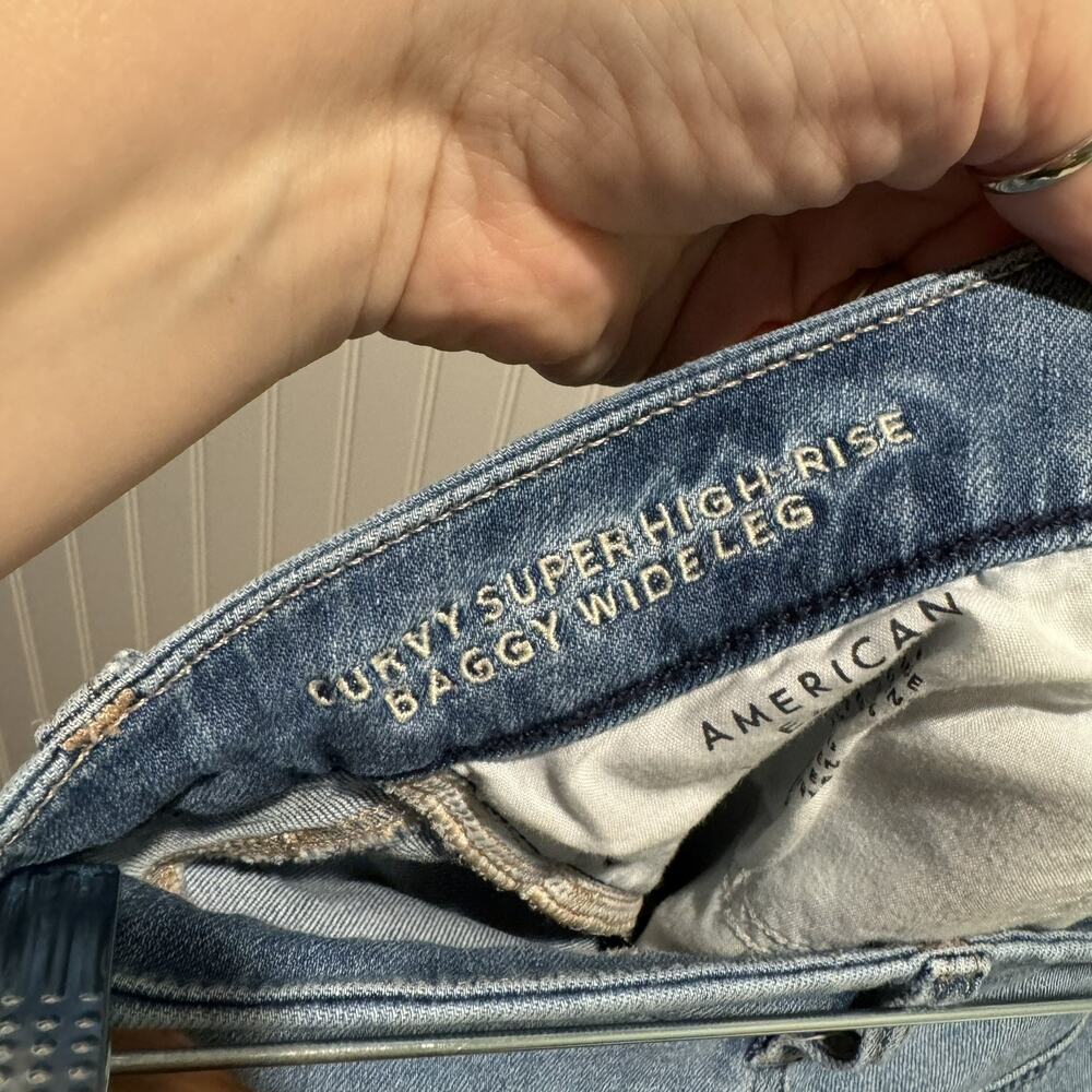 American Eagle Curvy Super High Rise Baggy Wide Leg Jeans Size 8 - Picture 5 of 6